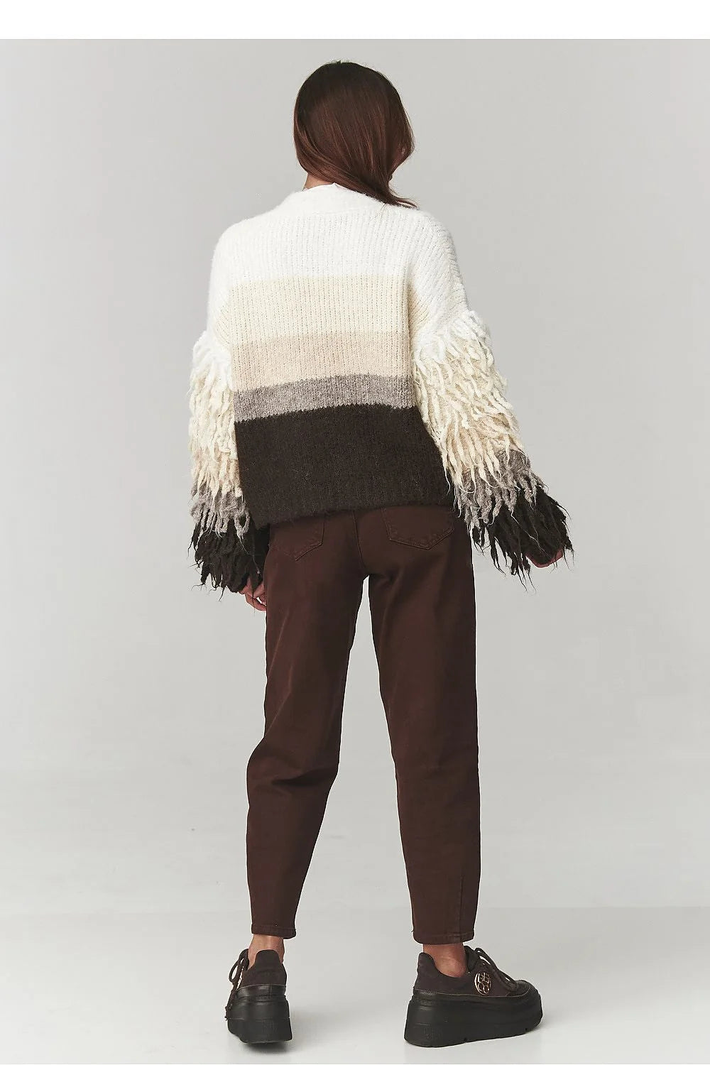 cardigan femme grosse maille duveteuse court ouvert coatigan dégradé crème beige taupe marron manches franges shaggy oversize bohème chic chaud