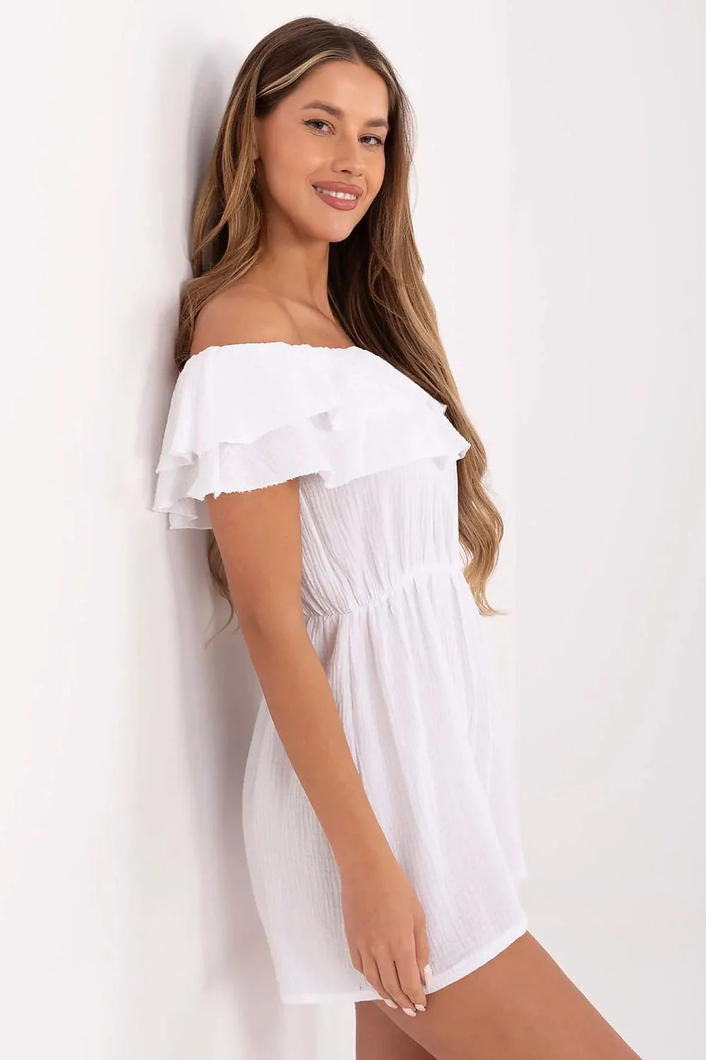 Combinaison estivale pour femme en mousseline sans manches épaules nues volants décolleté espagnol taille élastiquée