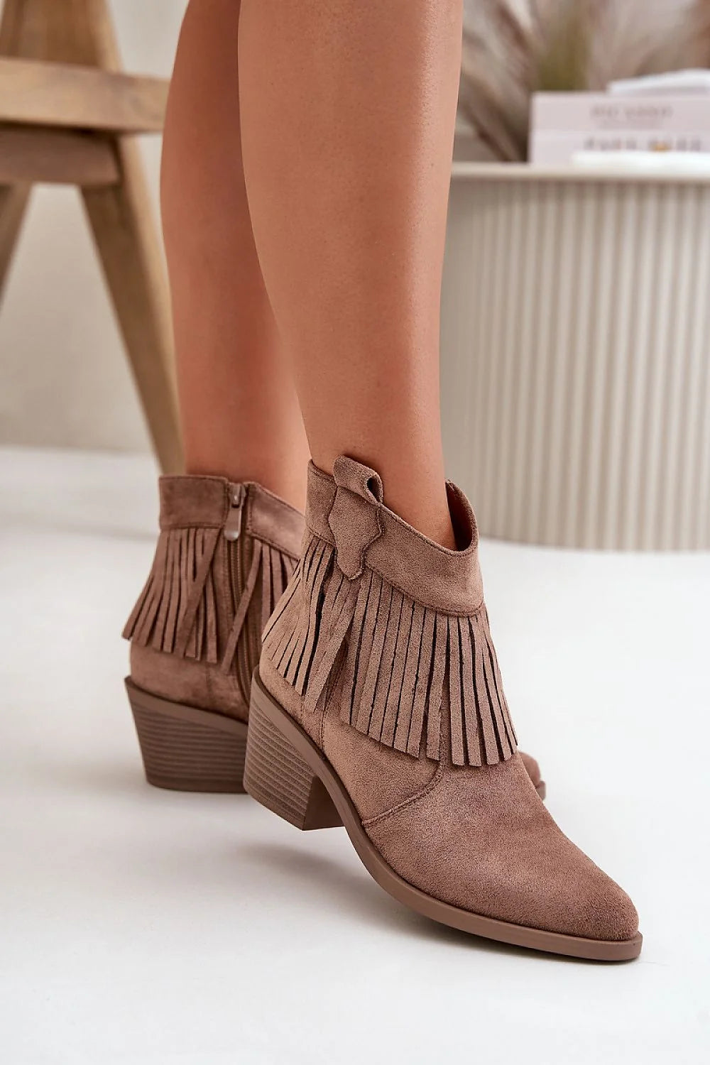 Bottes à talons Step in style en suédine brun taupe, franges, fermeture éclair, style western moderne, confort talon carré 5cm, occasion多s