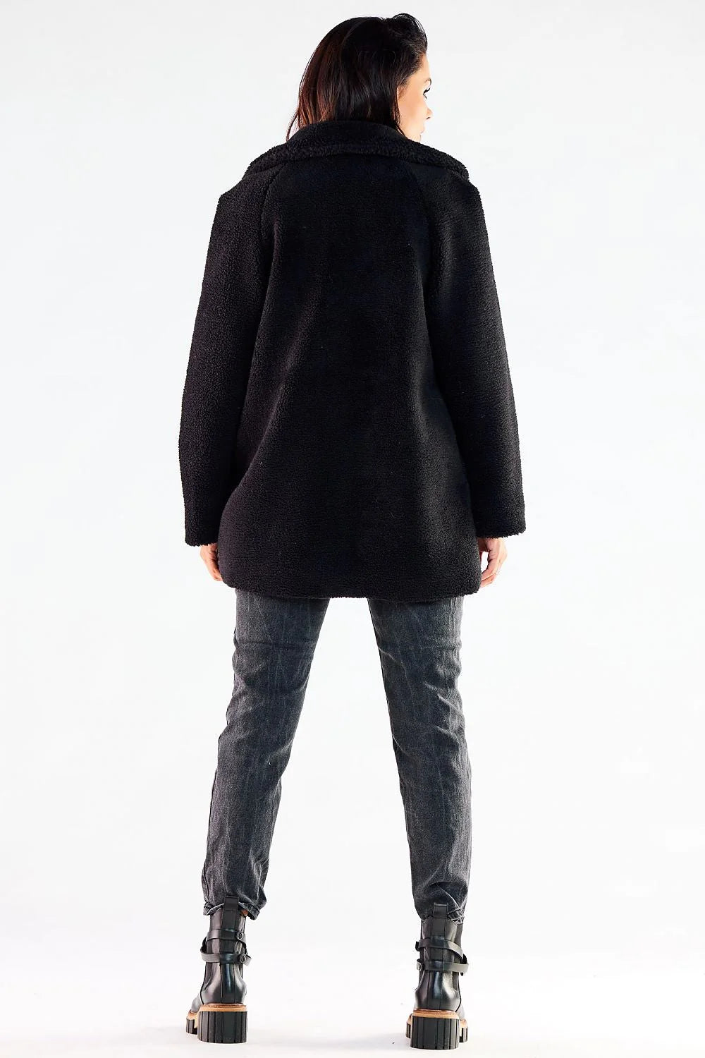 Manteau en fausse fourrure camel ample col large fermeture pressionnée poches latérales doublure en tissu polyester 100% Pologne femme automne hiver