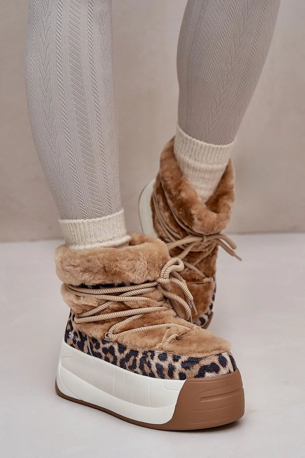 Bottes de neige pour femmes en fourrure synthétique motif léopard, hauteur cheville, semelle antidérapante, style moderne et audacieux, confort maximal, tailles 36-39