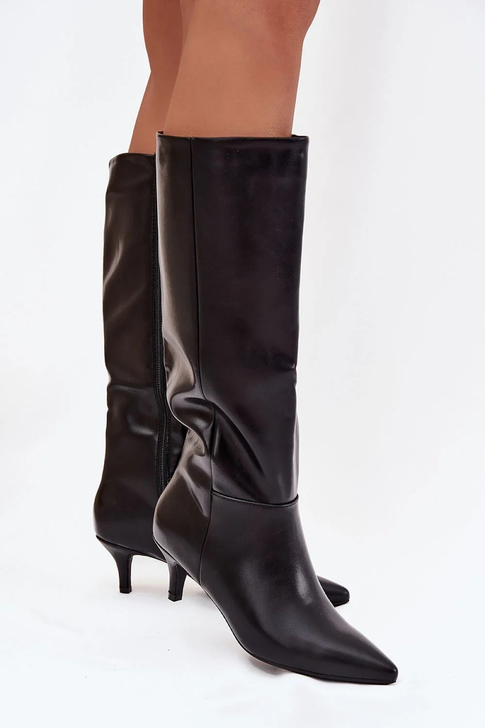 bottes femme cuir synthétique noir bout pointu talon kitten bas tige froncée doublée fourrure chaude confortable élégante minimaliste bureau soirée