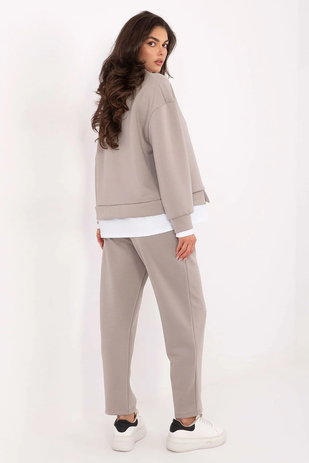 ensemble casual femme doux délicat toucher sweat col rond manches longues broderie subtile pantalon taille haute poches latérales viscose élasthanne