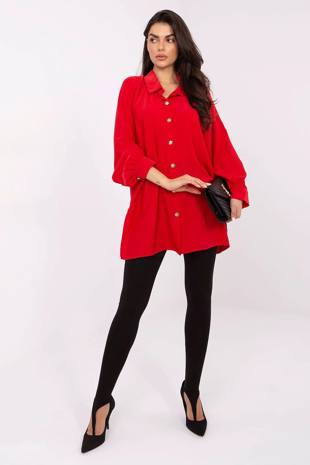chemise femme oversize tunique rouge vif col classique boutons dorés manches ballon poignets délicats coupe fluide mi cuisses