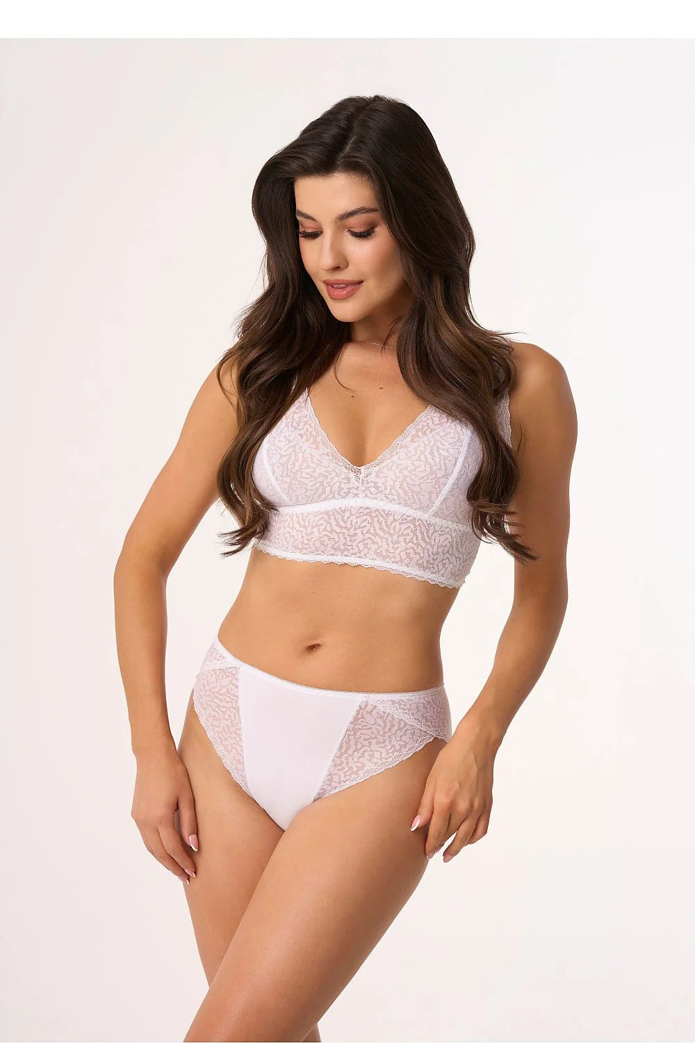 Ensemble de lingerie femme bralette sans armature culotte haute dentelle fine coton 92% elastane 8% couleur blanche confort exceptionnel