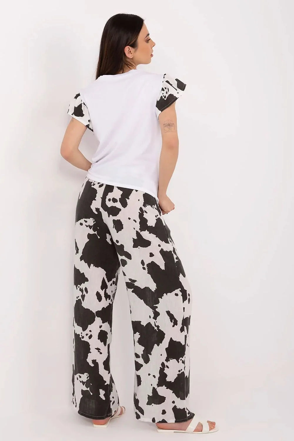 Ensemble mode féminin chemisier manches courtes volants pantalon large taille haute élastique motif animal blanc noir femme