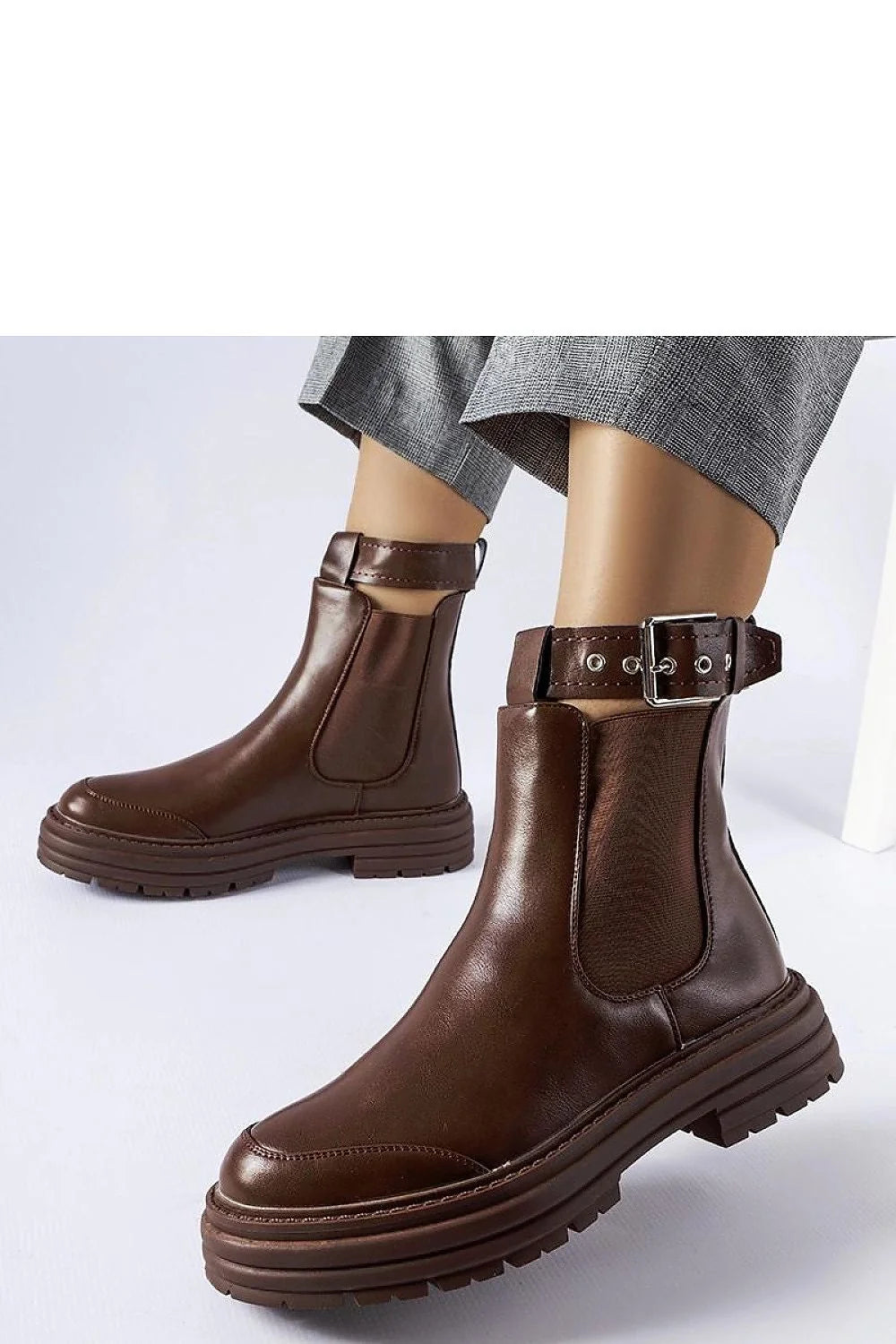 bottes chelsea femme cuir brun lisse brillante semelle caoutchouc crantée plateforme bride cheville boucle métallique élastiques latéraux