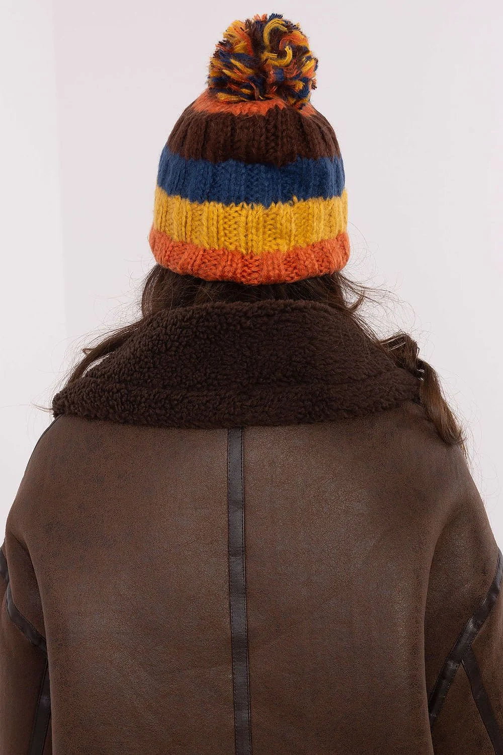 bonnet hiver rayé multicolore pompon duveteux grosse maille laine acrylique doux épais stretch bord revers côtelé torsadé ajusté