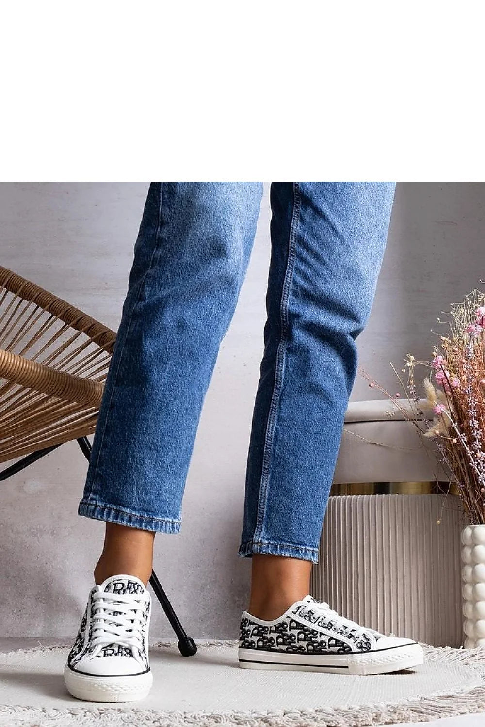 Baskets pour femme modernes design épuré motif graphique blanc noir lacets ajustables tige basse semelle caoutchouc respirante confortable style casual urbain été automne hiver