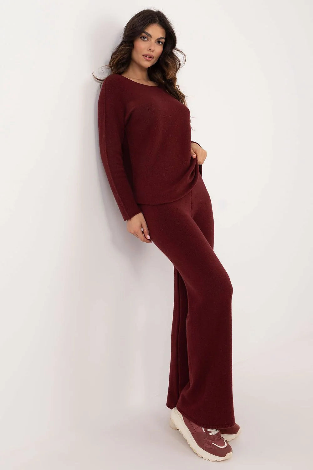 ensemble bordeaux maille douce extensible viscose polyester nylon pull col rond oversize pantalon taille haute jambes évasées