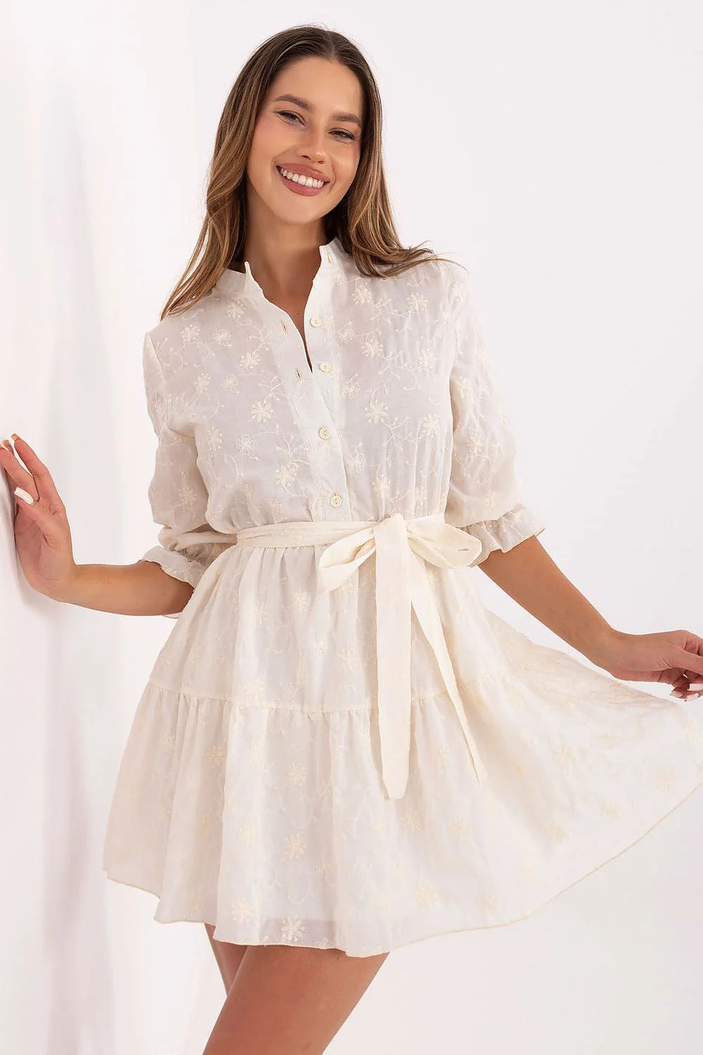 Robe de jour Lakerta style boho coton naturel broderie florale manches 3/4 ceinture à nouer ivoire femmes