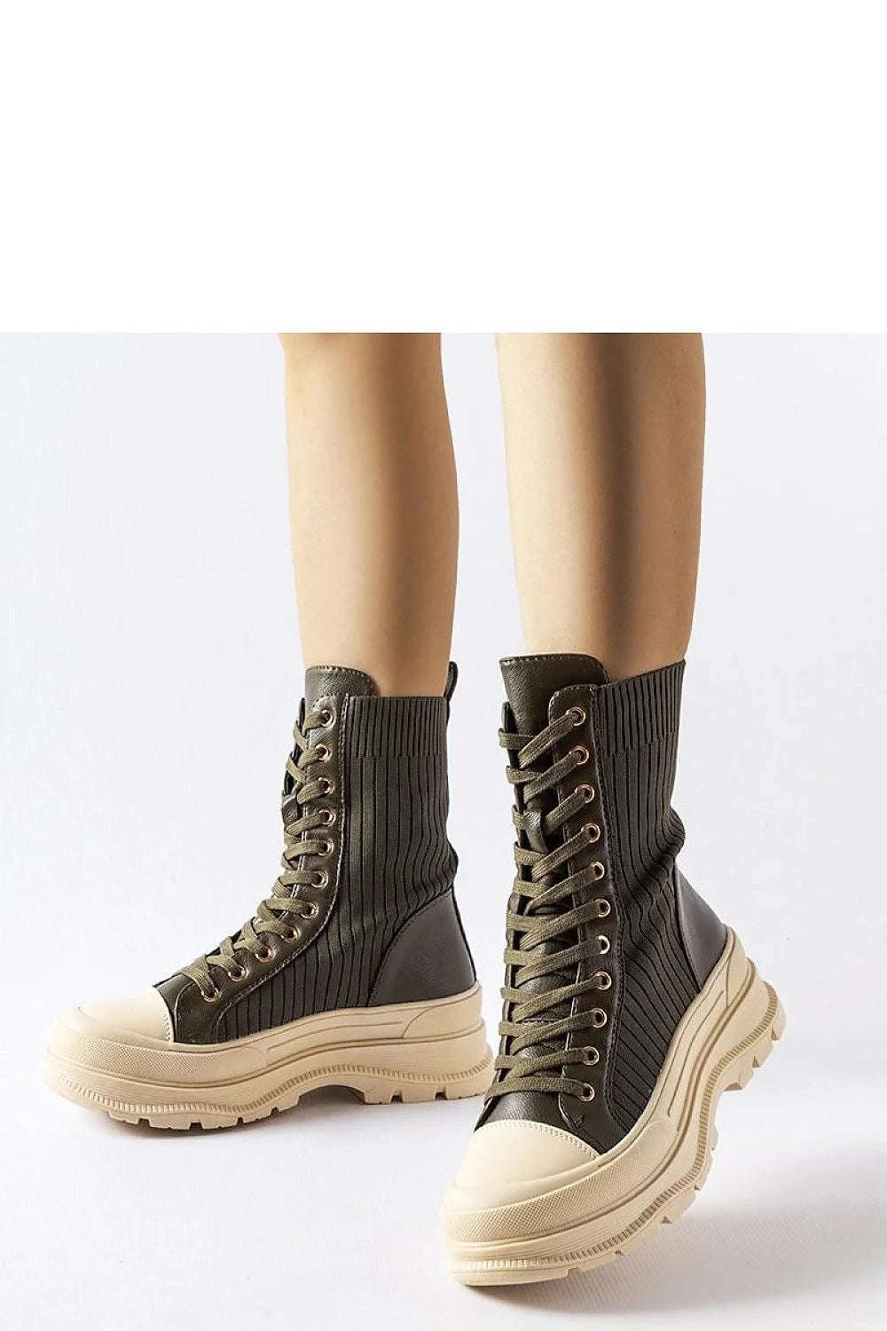 bottes Solea femme vert olive militaire streetwear montantes côtelées similicuir plateforme semelle crantée beige col rembourré oeillets métalliques lacets confortables