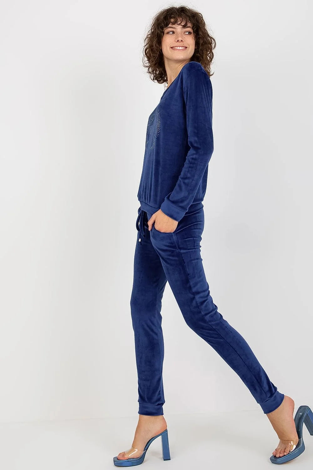 Ensemble Relevance Velours Femme Chemisier Manches Longues Encolure Serpent Pantalon Taille Élastique Matelassé Camel
