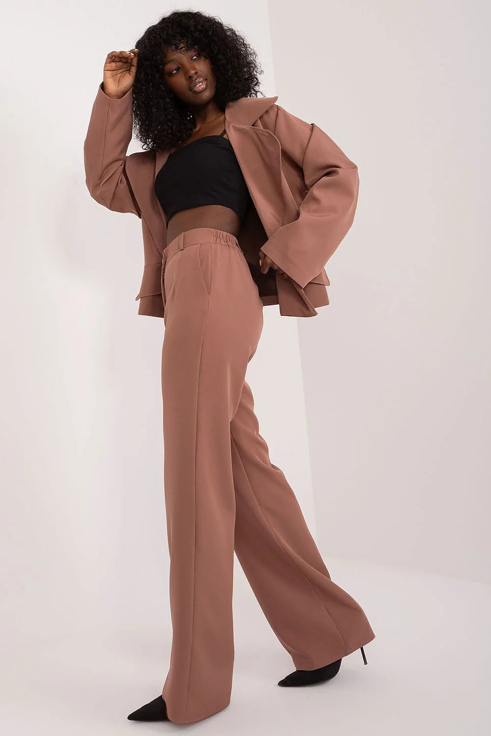 pantalon long Lakerta taille haute jambes larges crêpe structuré polyester élasthanne terracotta vieuxrose marron épuré chic office soirée confortable premium