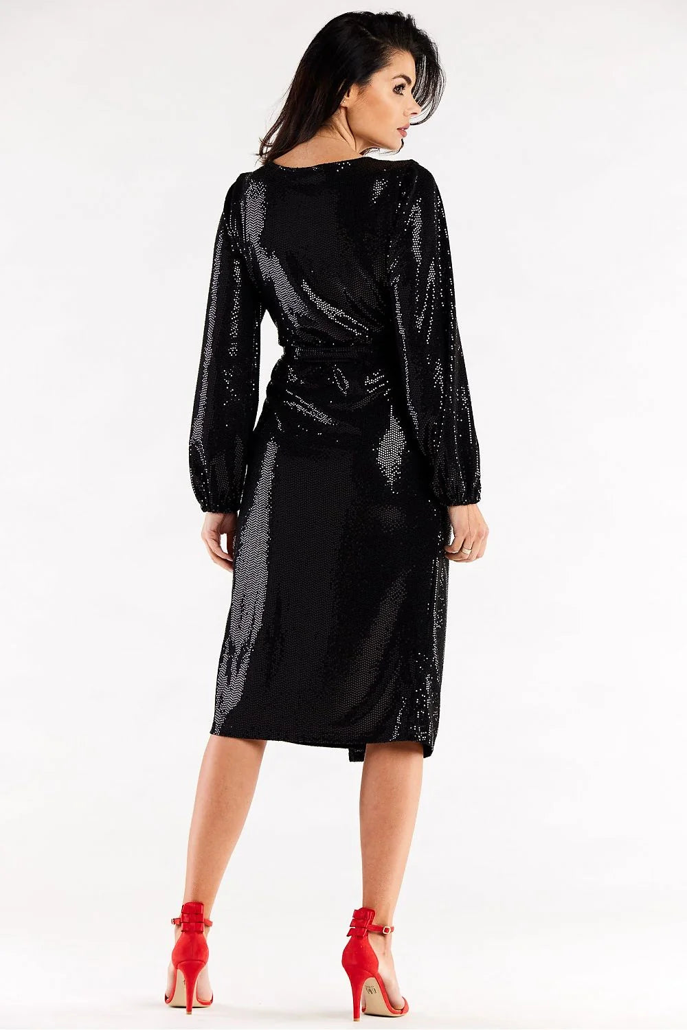 Robe de soirée élégante longue manches longues en tissu métallique argenté avec décolleté en V et ceinture ajustable pour femme