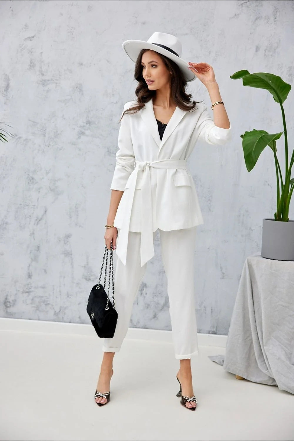 pantalon femme élégant droit taille ajustable cheville coupe cigarette polyester viscose tissu fluide soyeuse poches obliques fermeture latérale Pologne