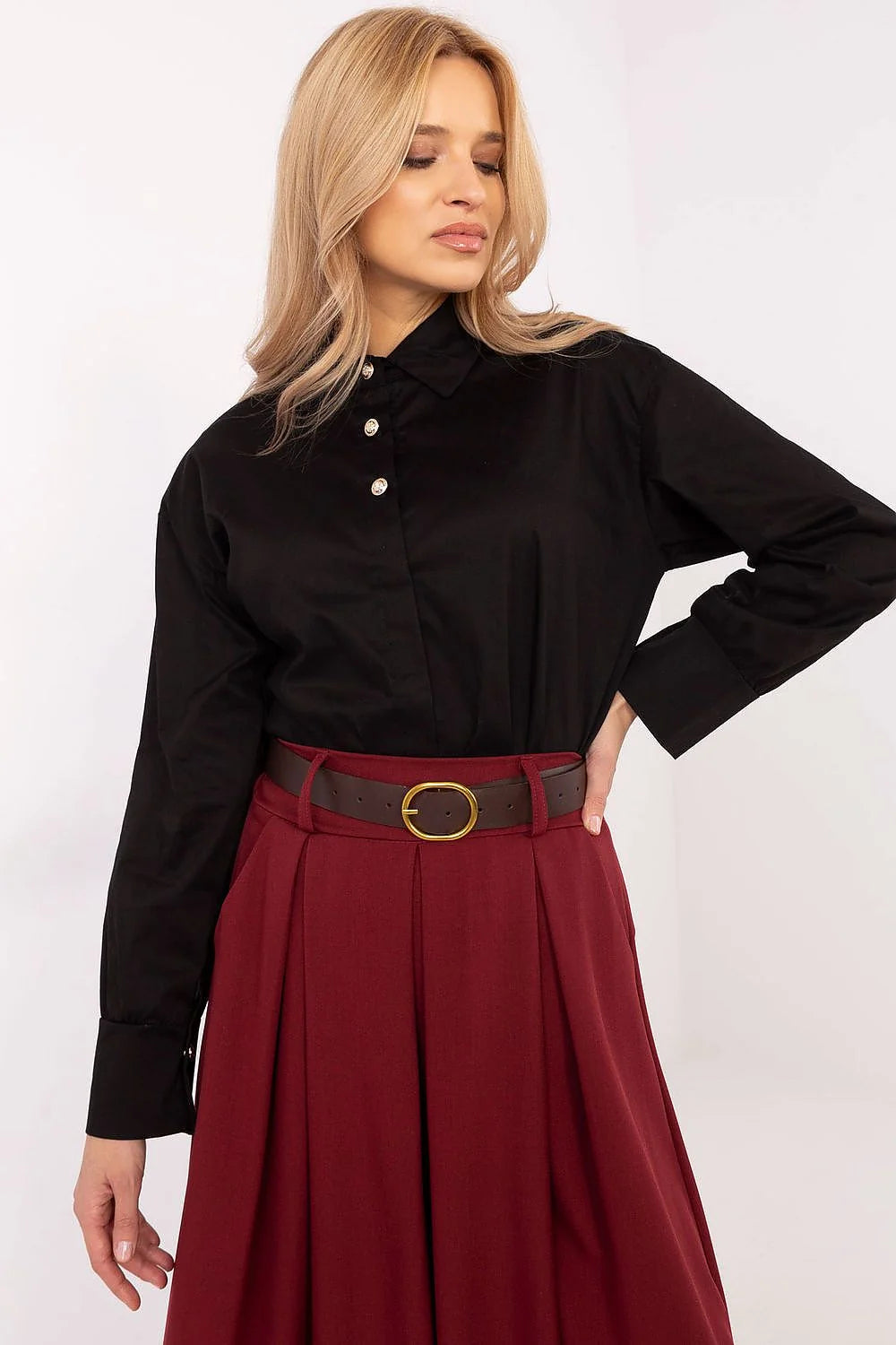 Chemise manche longue classique Italy Moda en coton noir, col rond, trois boutons, élégante pour occasion formelle ou travail