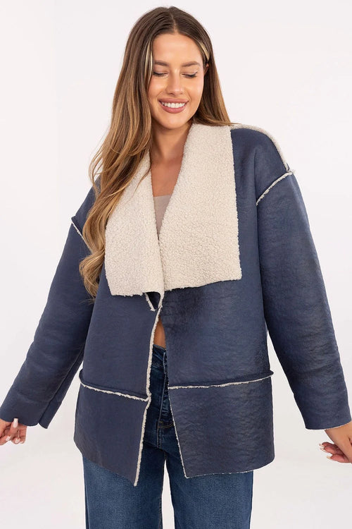 veste femme oversize suédine bleu marine grand col châle écru doublure sherpa moelleuse coutures apparentes contrastées coupe mi longue