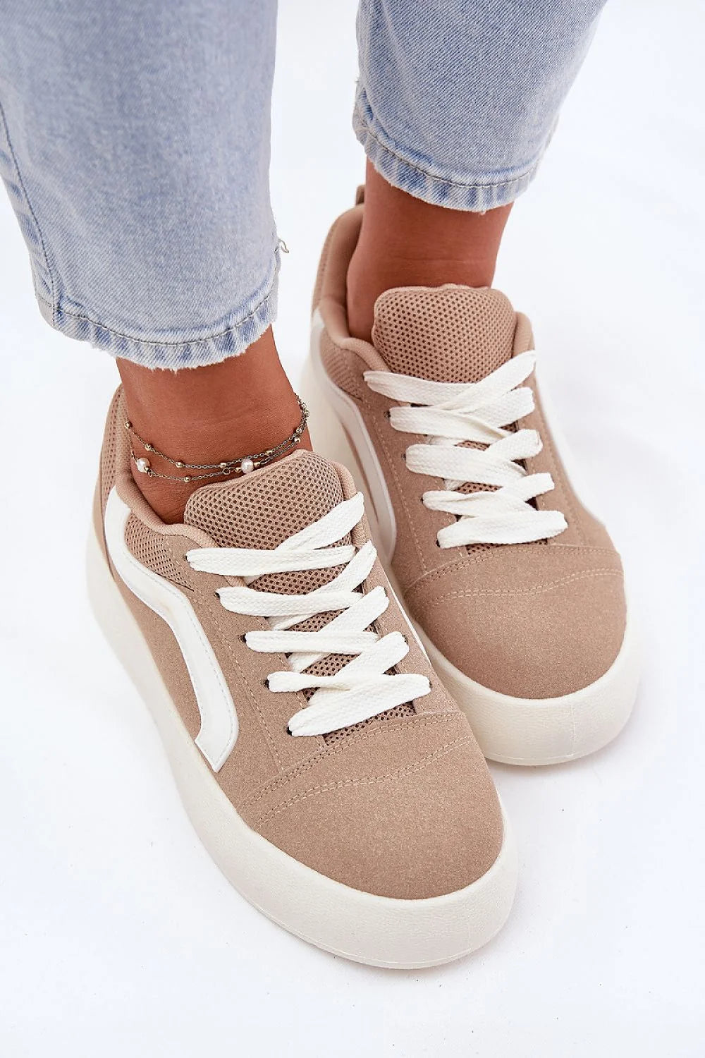 Chaussures de sport pour femmes modernes en suédine écologique beige taupe style urbain confort plateforme amorti