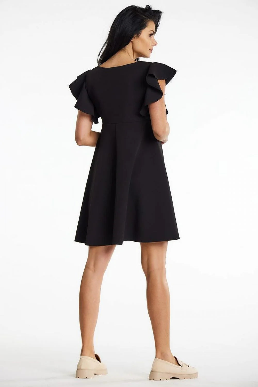robe cocktail mini trapèze noire élégante féminine encolure ronde manches volantées courtes polyester élasthanne taille marquée ourlet net