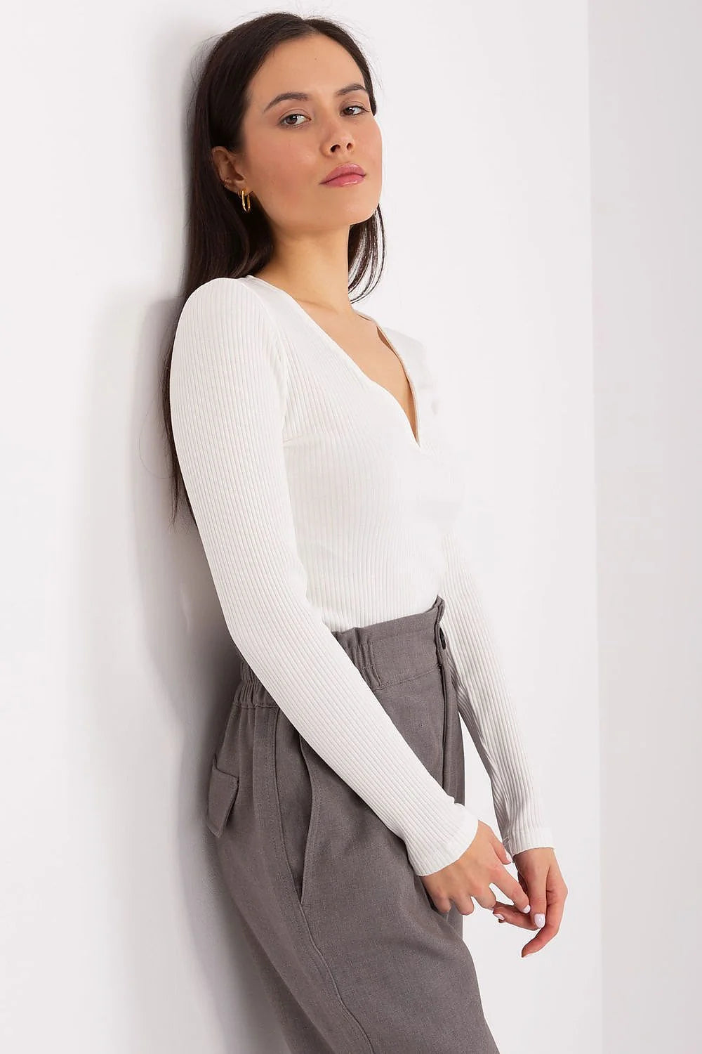 Haut ajusté manches longues côtelé blanc Pantalon ample taille haute gris femme mode élégante occasion quotidienne