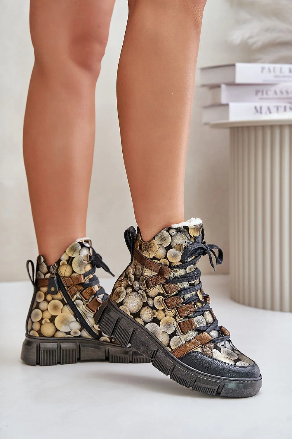 Bottes montantes pour femmes style Step in élégance cuir naturel doré marron noir talon plat plateforme lacing métallique