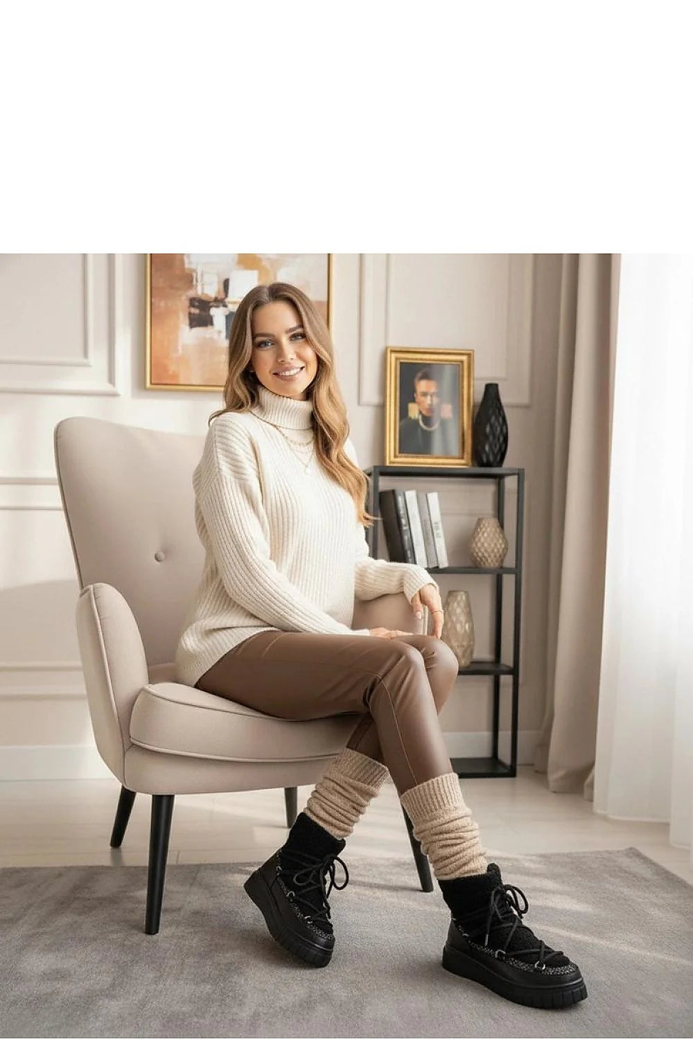 bottes neige noires doublées fourrure paillettes Esmee Gemre femme montantes sherpa simili cuir laçage cordons semelle plateforme crantée
