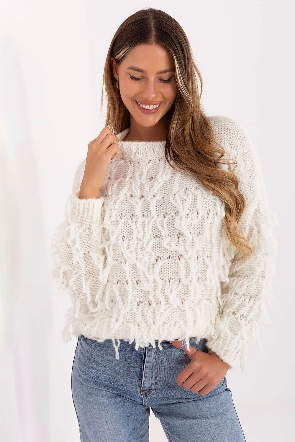pull femme oversize écru torsadé franges bouclées texturé pelucheux col rond manches longues coupe raccourcie maille mohair douce chaude légère