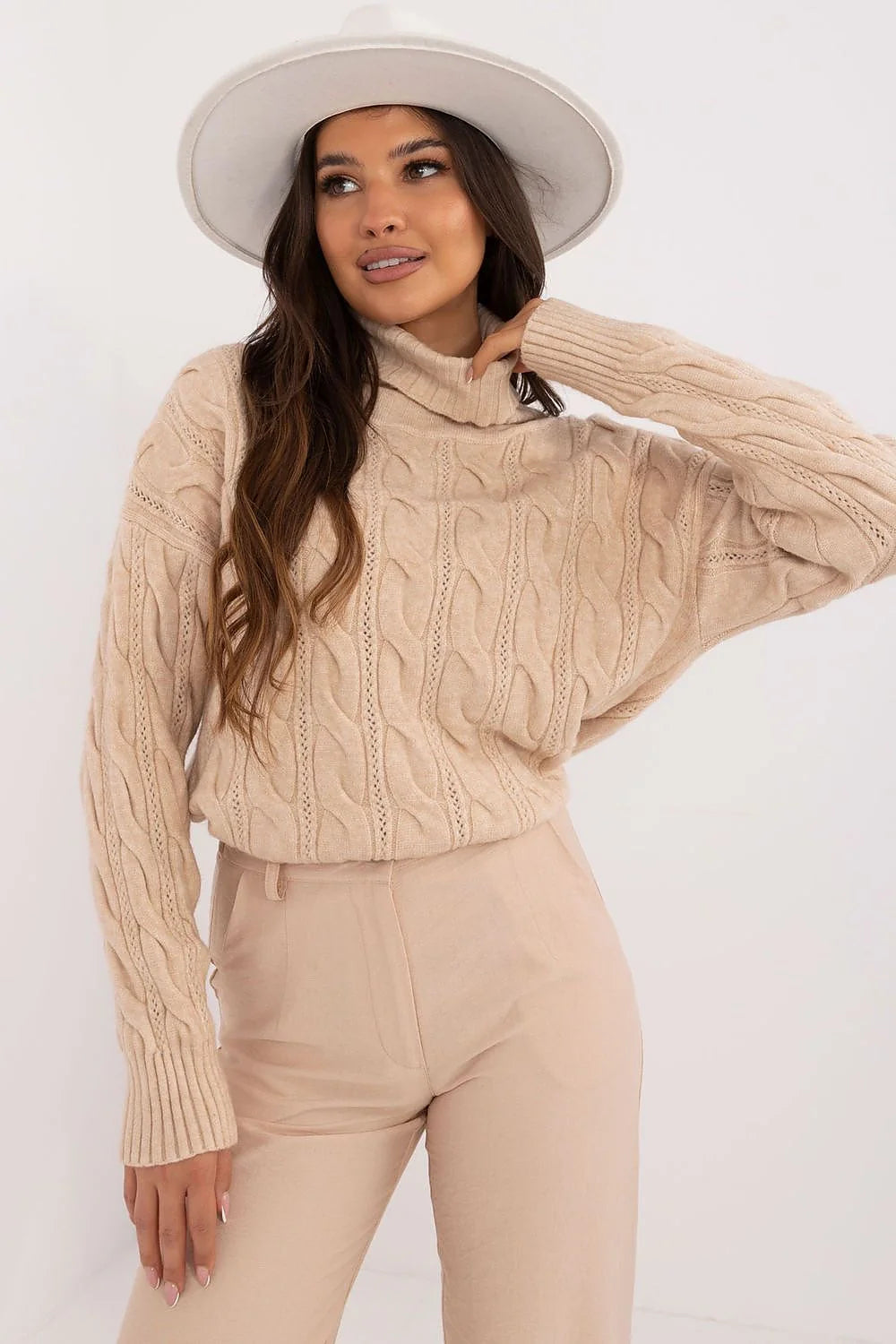 Pull à col roulé en acrylique, polyester et polyamide beige doux, manches longues, coupe ample, look chic pour femme