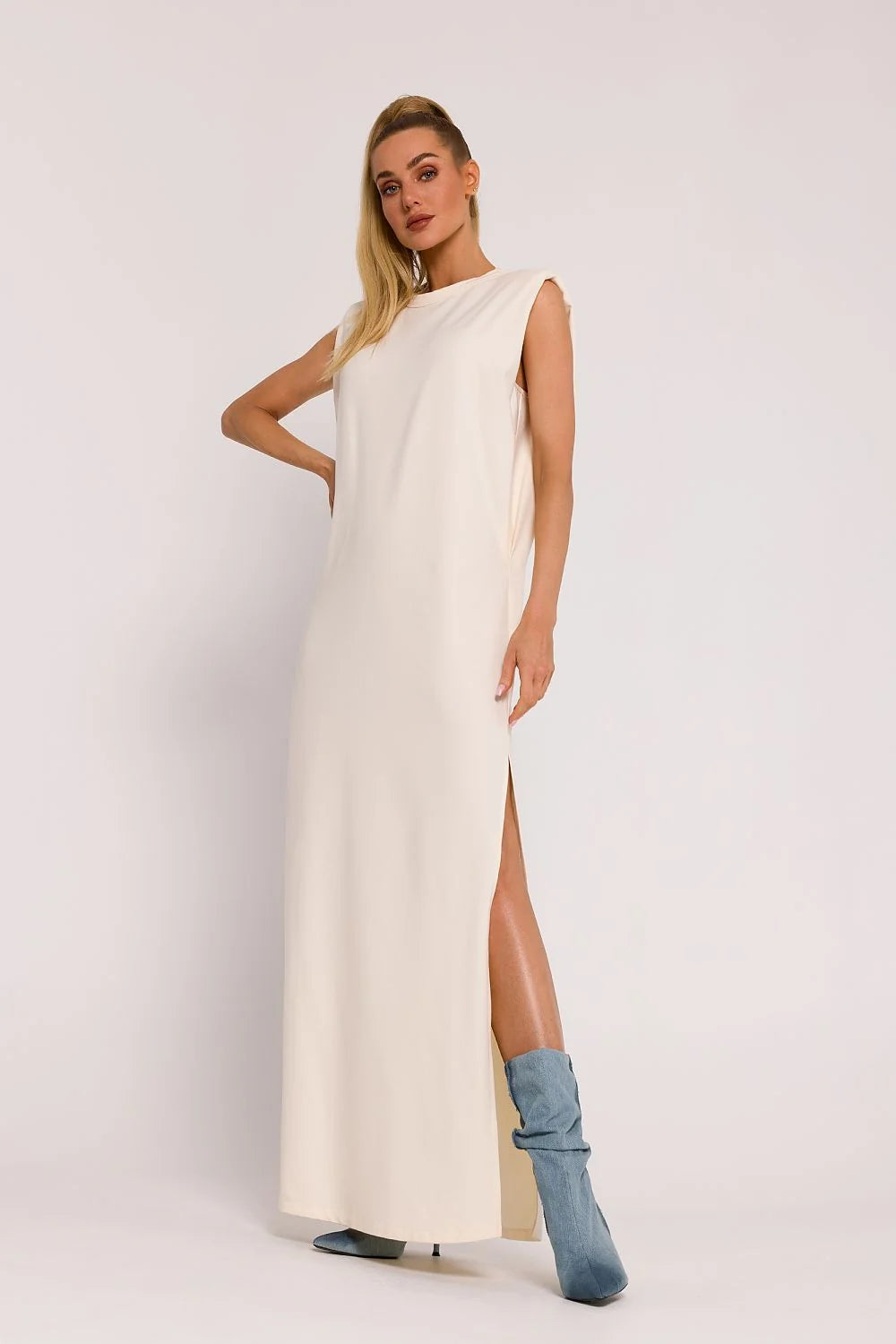 Robe de jour Moe longue en maille blanche cassée coupe oversize fente latérale manches courtes confection polonaise femme élégance confort