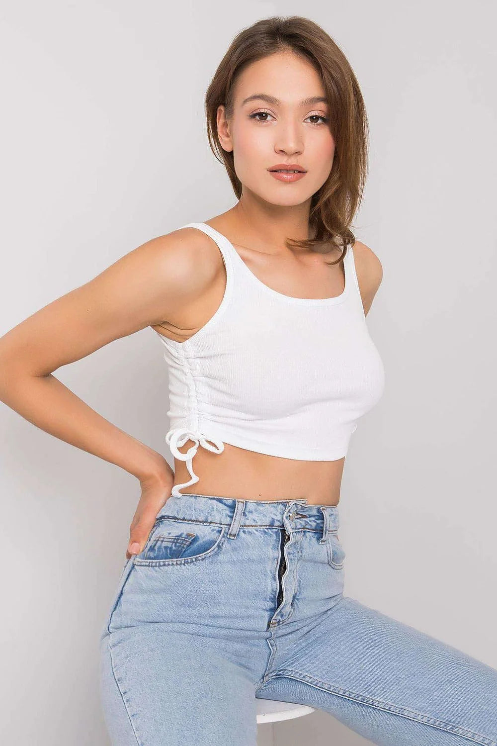 top femme court crop coton stretch côtelé blanc ajusté bretelles larges encolure ronde fronces latérales réglables liens extensible confortable polyvalent
