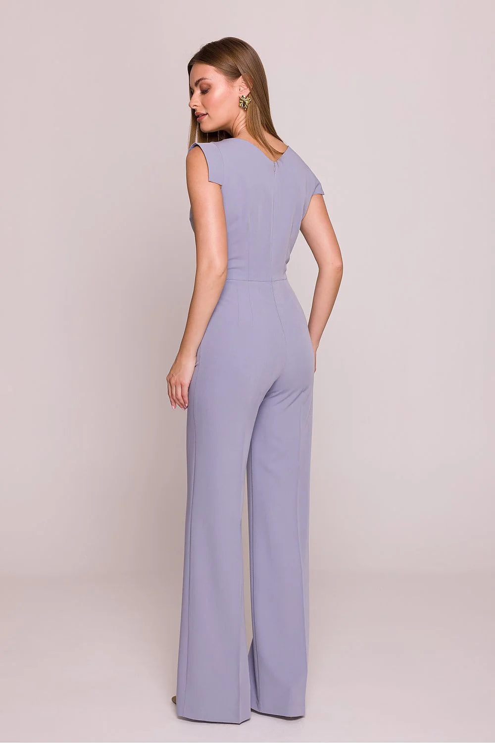 Combinaison Stylove élégante sans manches décolleté asymétrique couleur lavande matière fluide et élastique occasion semi-formelle femmes