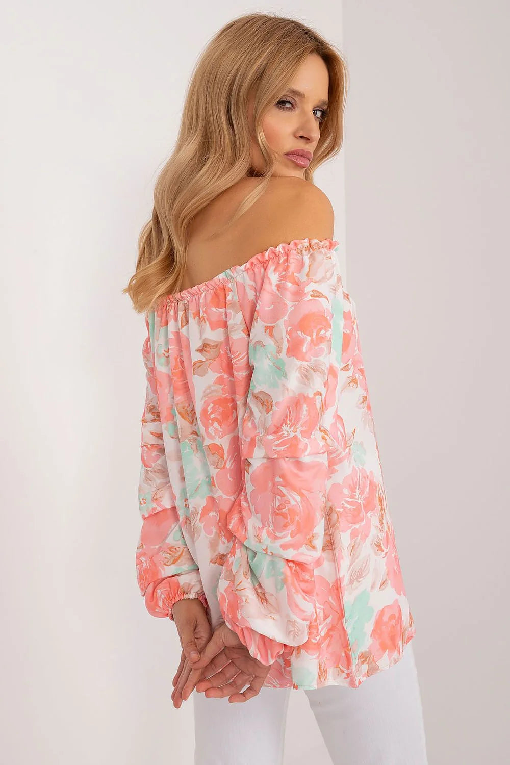 chemisier femme estival floral multicolore encolure bardot manches longues évasées élastiquées poignets polyester coton léger fluide ample romantique