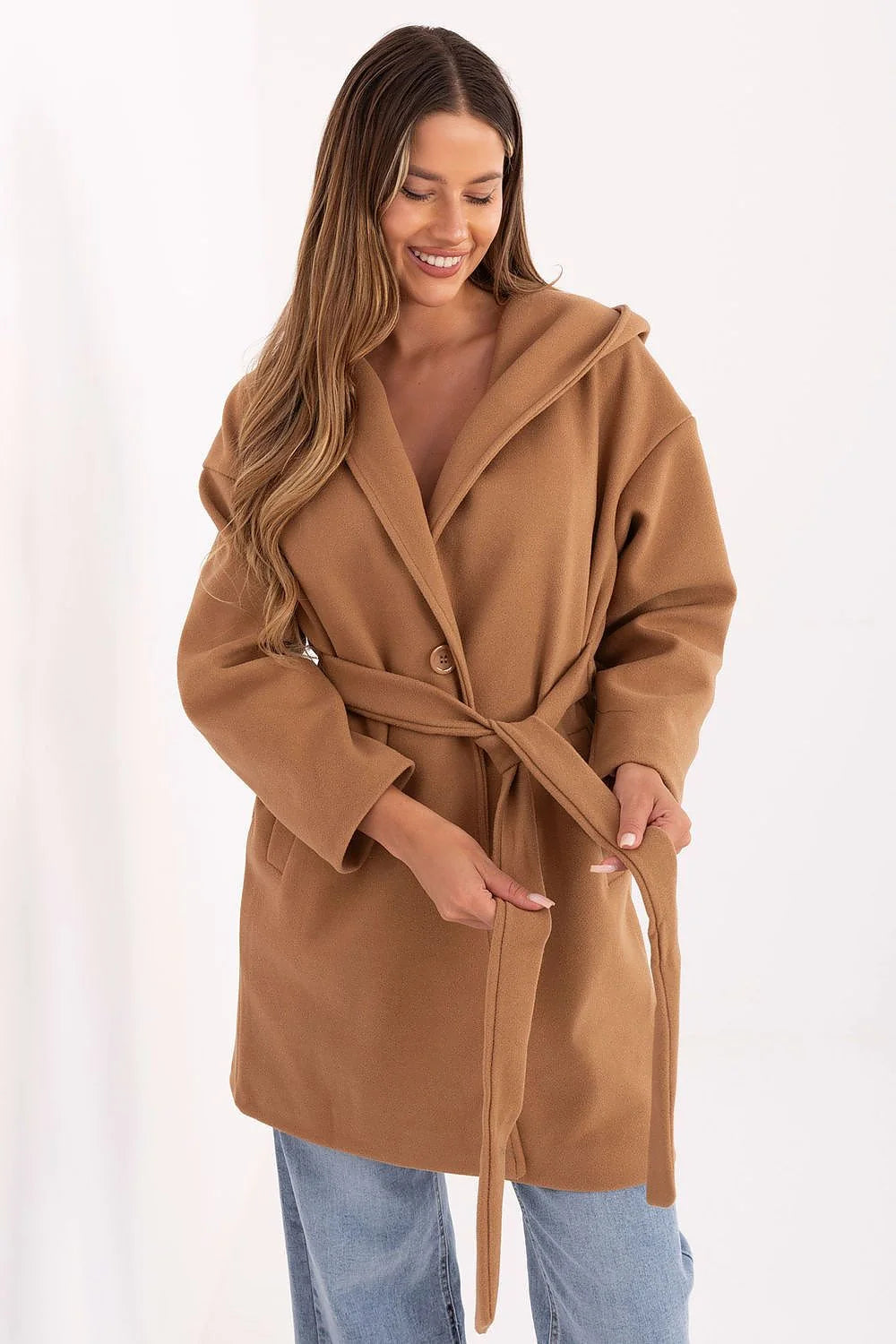 manteau femme pardessus mi long camel ceinturé capuche laineux oversize droite manches longues bouton unique ceinture nouée poches