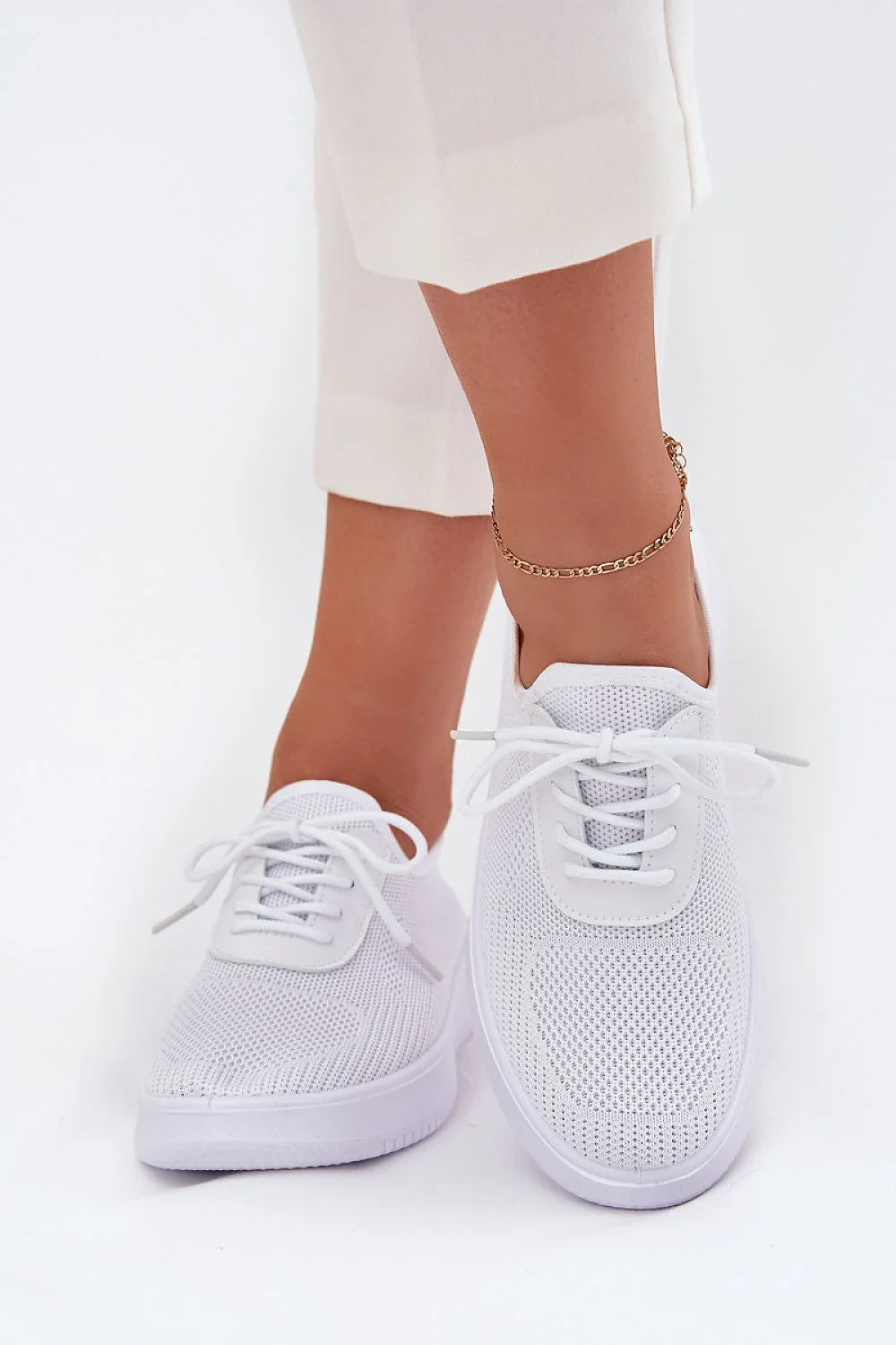 Chaussures de sport Step in style baskets légères femmes design moderne couleur blanche maille confortable semelle amortie lacets blancs