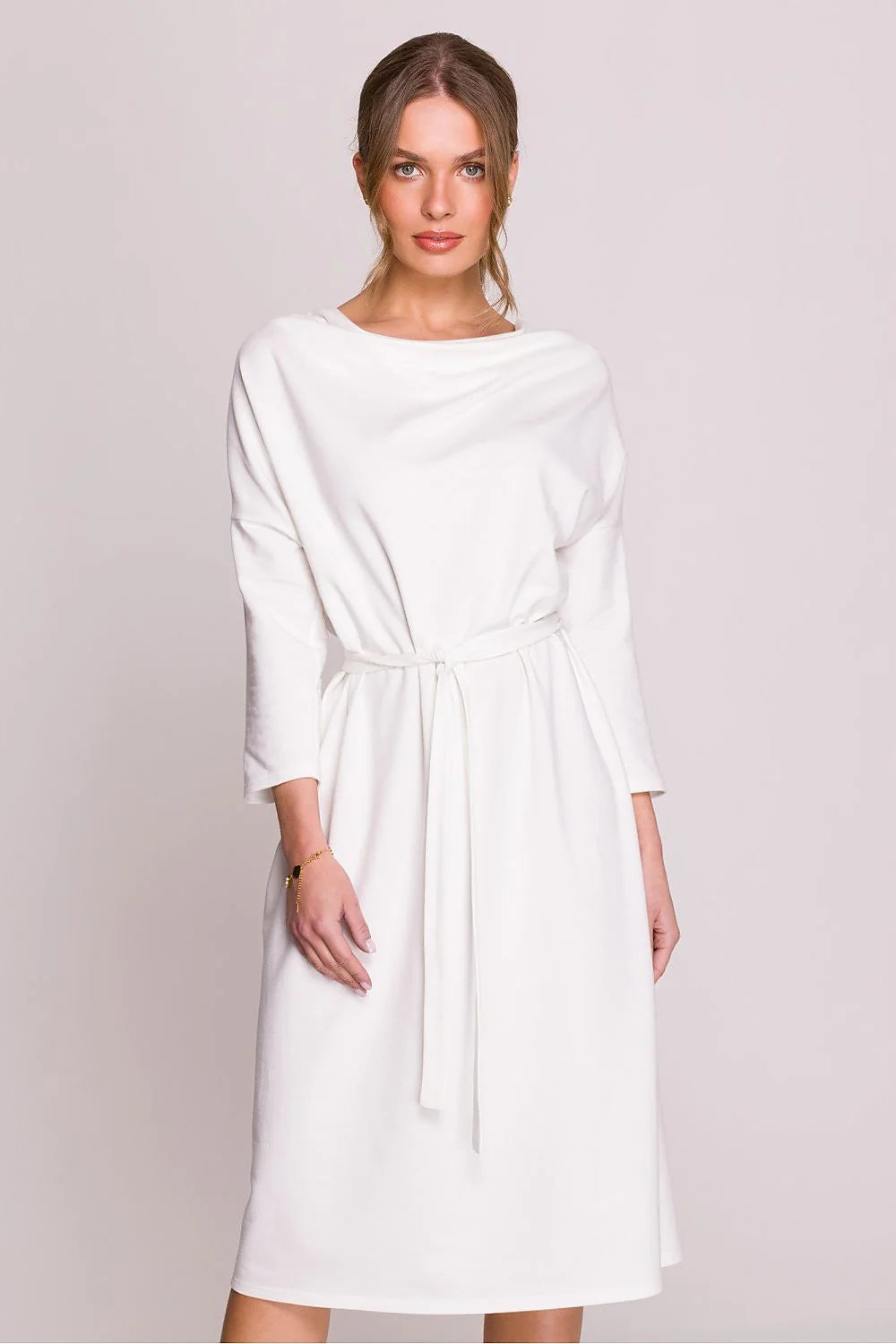 Robe de jour élégante oversize en tissu modal doux manches 3/4 ceinture incluse couleur blanche femme