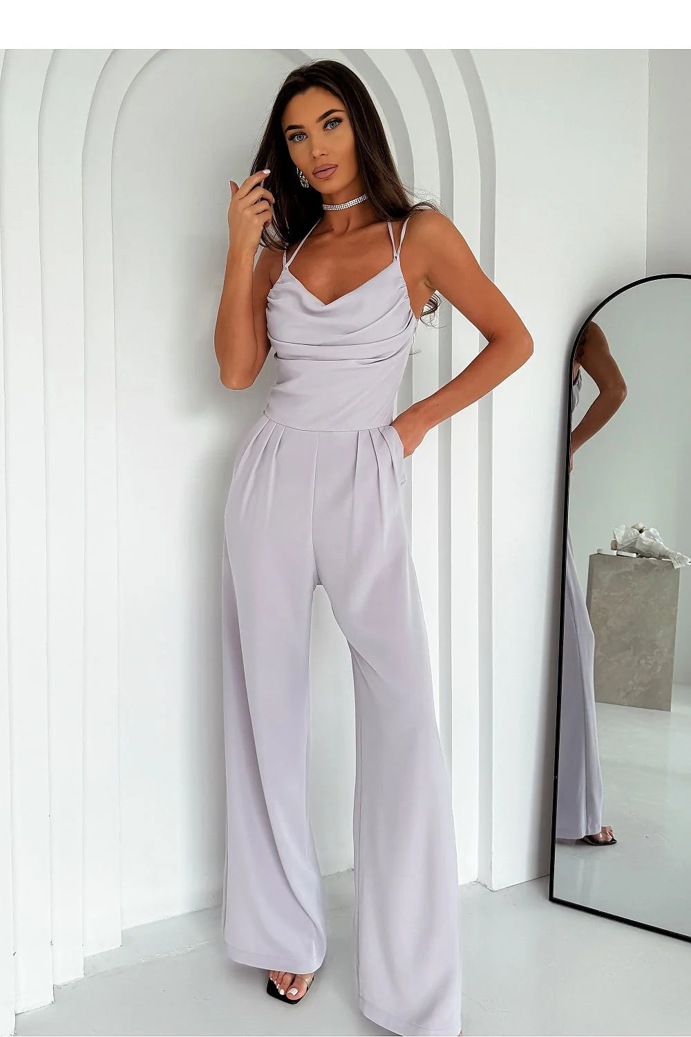 Combinaison féminine élégante sans manches taille cintrée couleur mauve clair polyester élasthanne sans coutures apparentes femmes vêtements mode occasion semi-formelle soirée