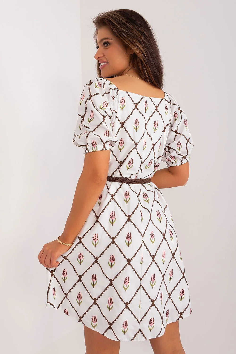 Robe de jour féminine courte motif floral coton blanc rose marron décolleté carré ceinture tressée femme été printemps