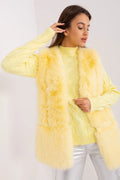 gilet fausse fourrure pull torsadé maille jaune pastel femme long sans manches coupe droite pelucheuse douce