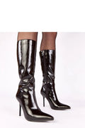 bottes montantes vernis noires talon aiguille 10cm bout pointu tige 32cm coupe slim effet plissé brillante silhouette élancée