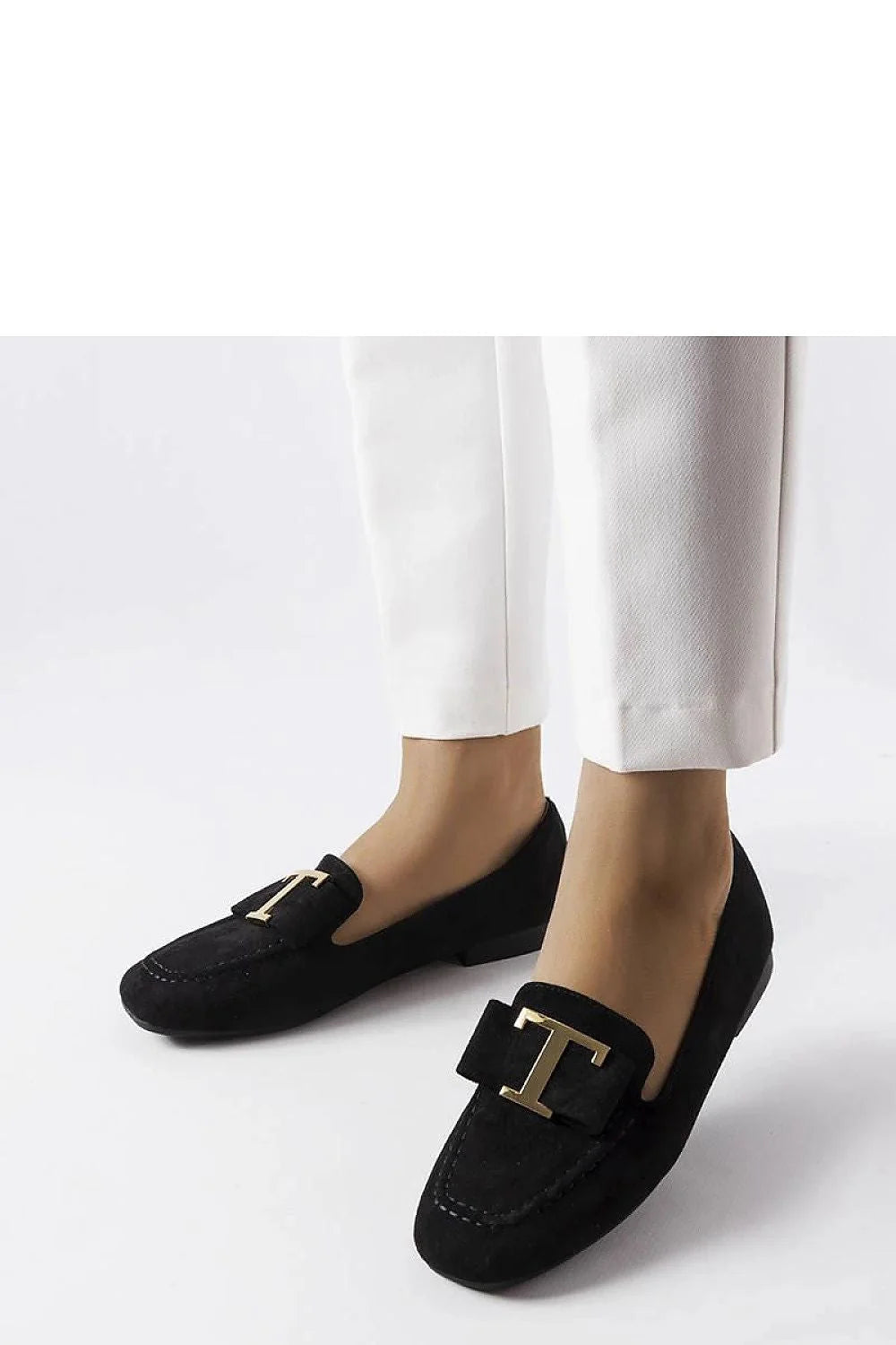 Mocassins élégants en cuir suédé noir, style classique intemporel, décoration dorée, confortable et polyvalent, mode femme été
