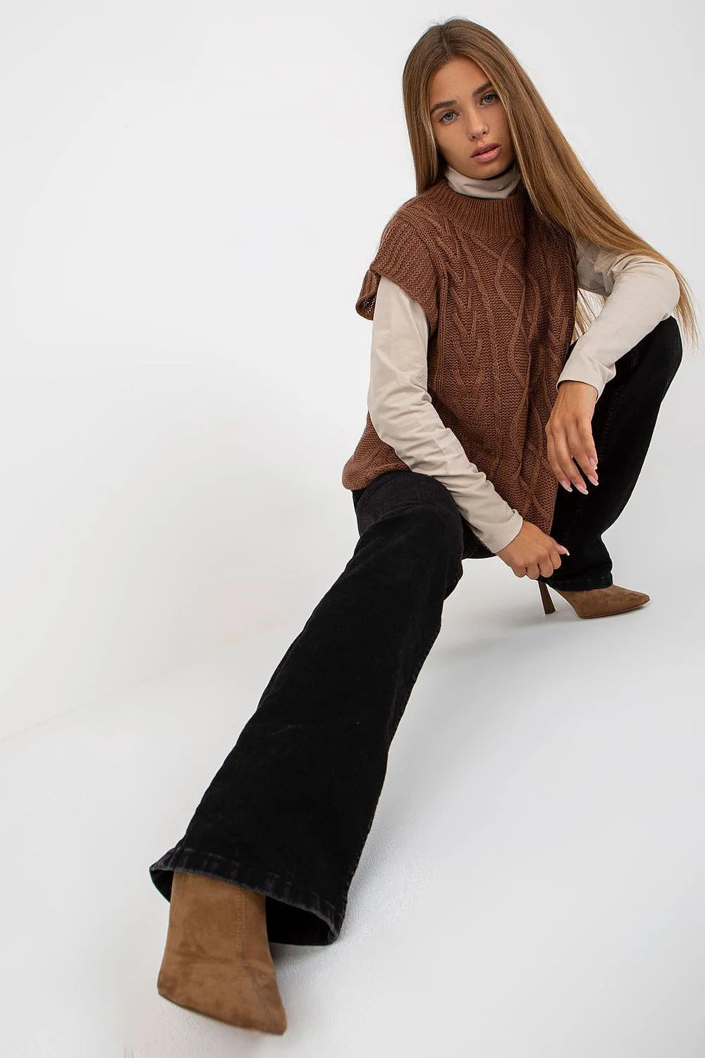 Pull sans manches Sublevel maille torsadée brun chocolat femme élasthanne acrylique texture élégante coupe ample