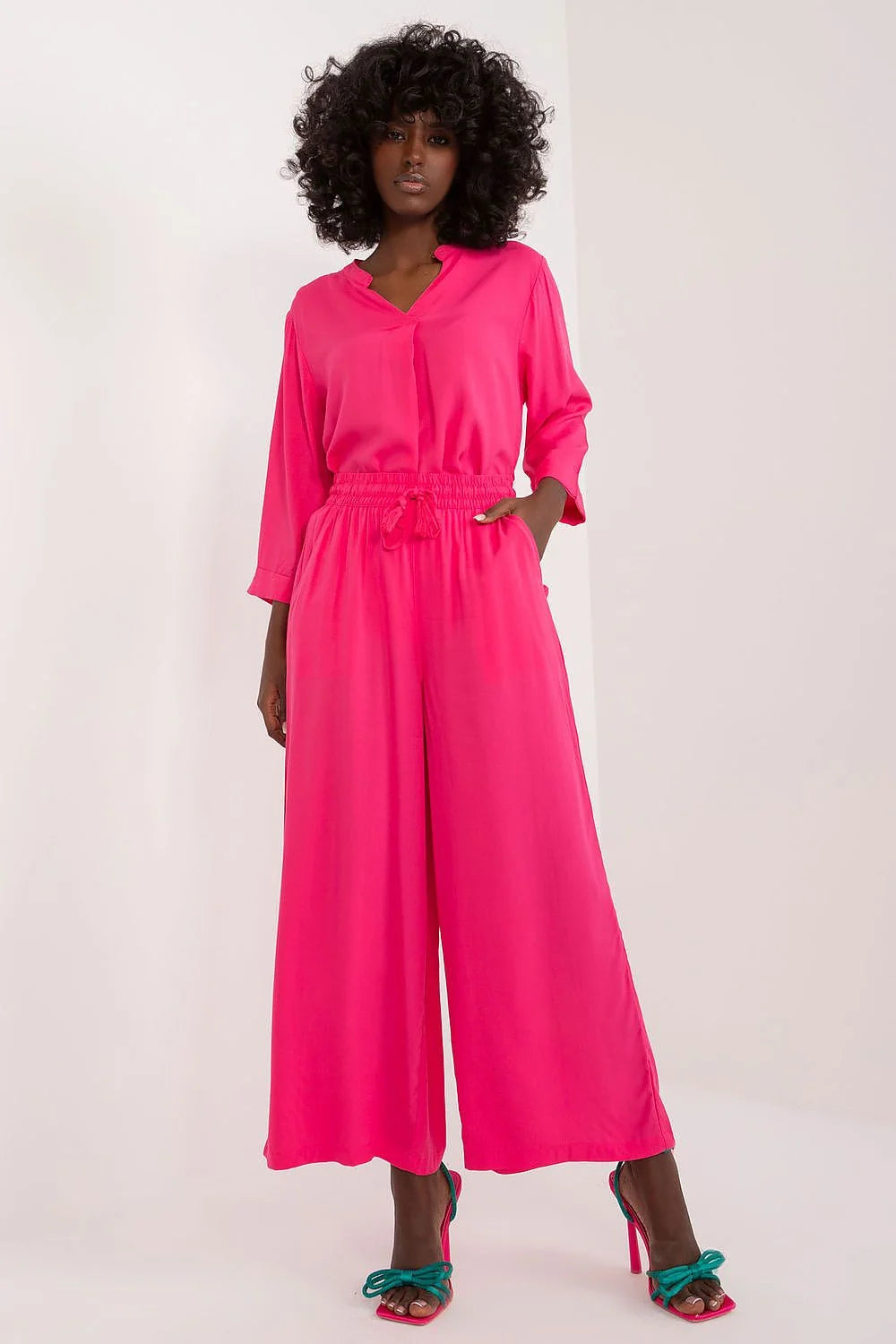 Combinaison femme rose vif moderne chic col V manches 3/4 taille élastique jambes larges polyester高品質 occasions ville soirée