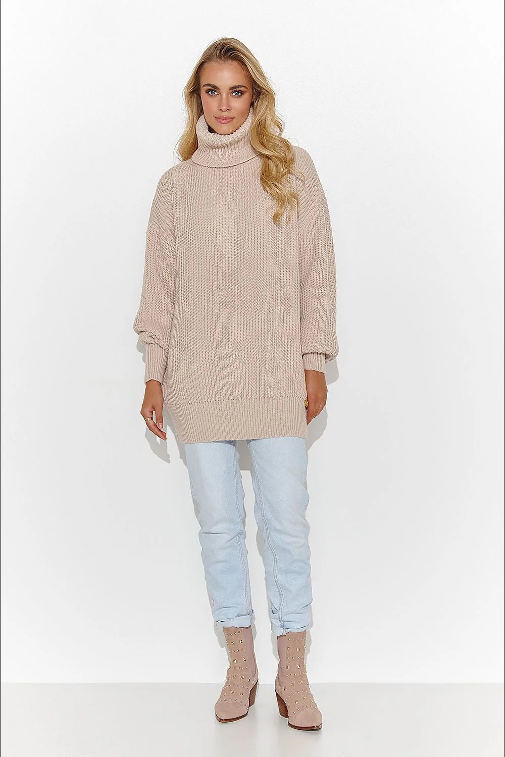 Pull féminin tricot col roulé molletonné maille serrée coupe ample manches longues coloris nude beige