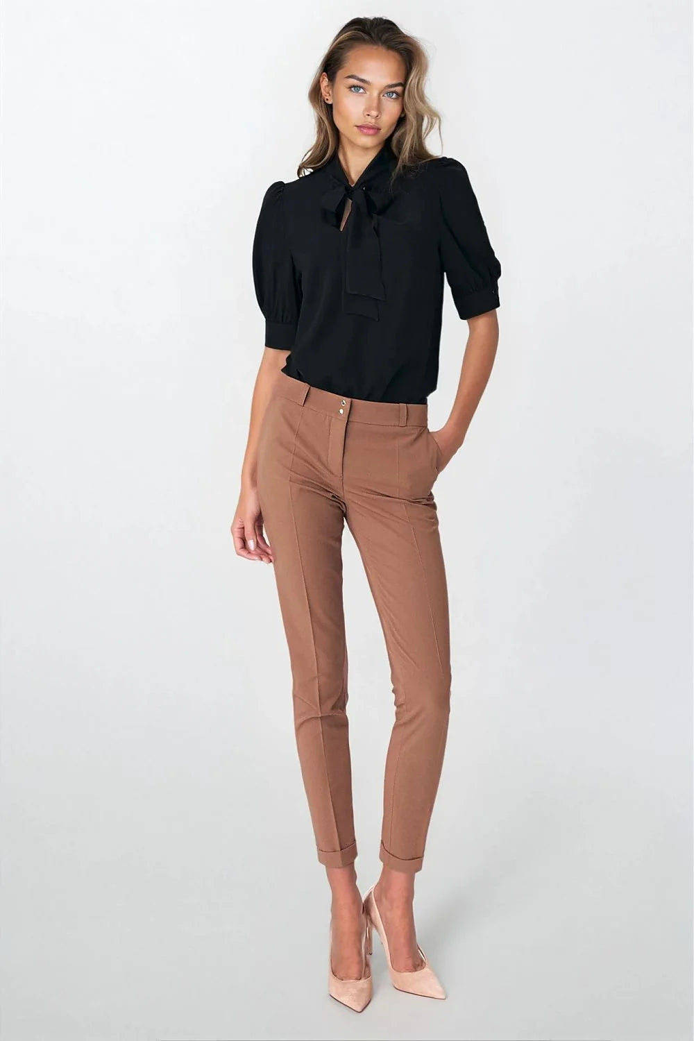 chemisier femme noir col lavallière nouée décolleté élégant manches bouffantes mi longues poignets boutonnés viscose fluide coupe cintrée