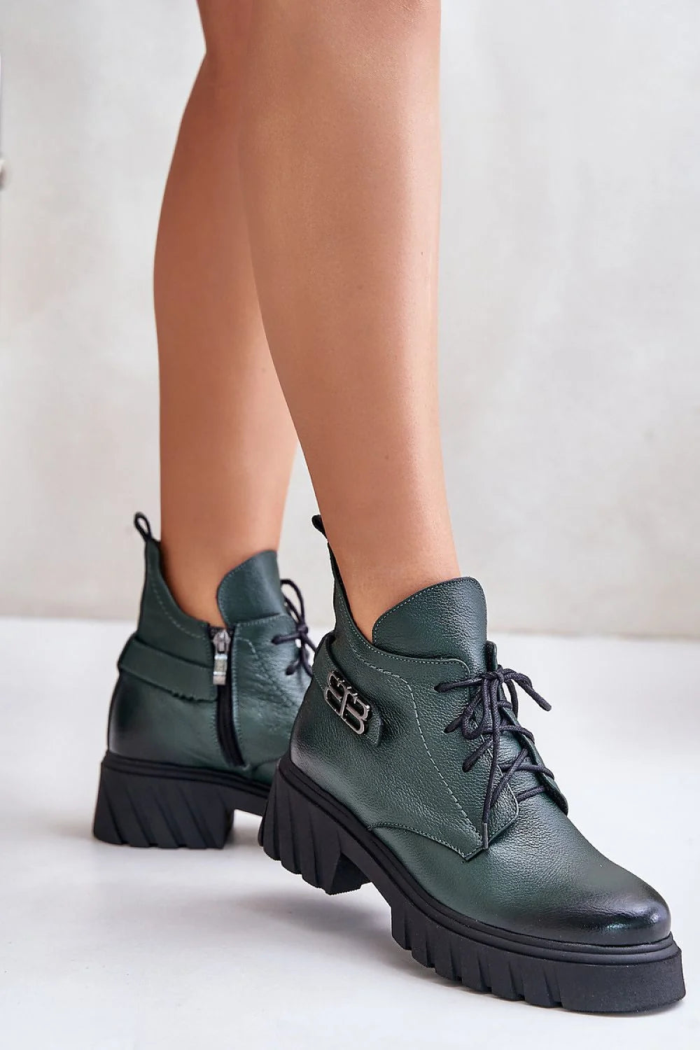 Bottes Step in style en cuir vert foncé pour femme, design moderne, confort et style