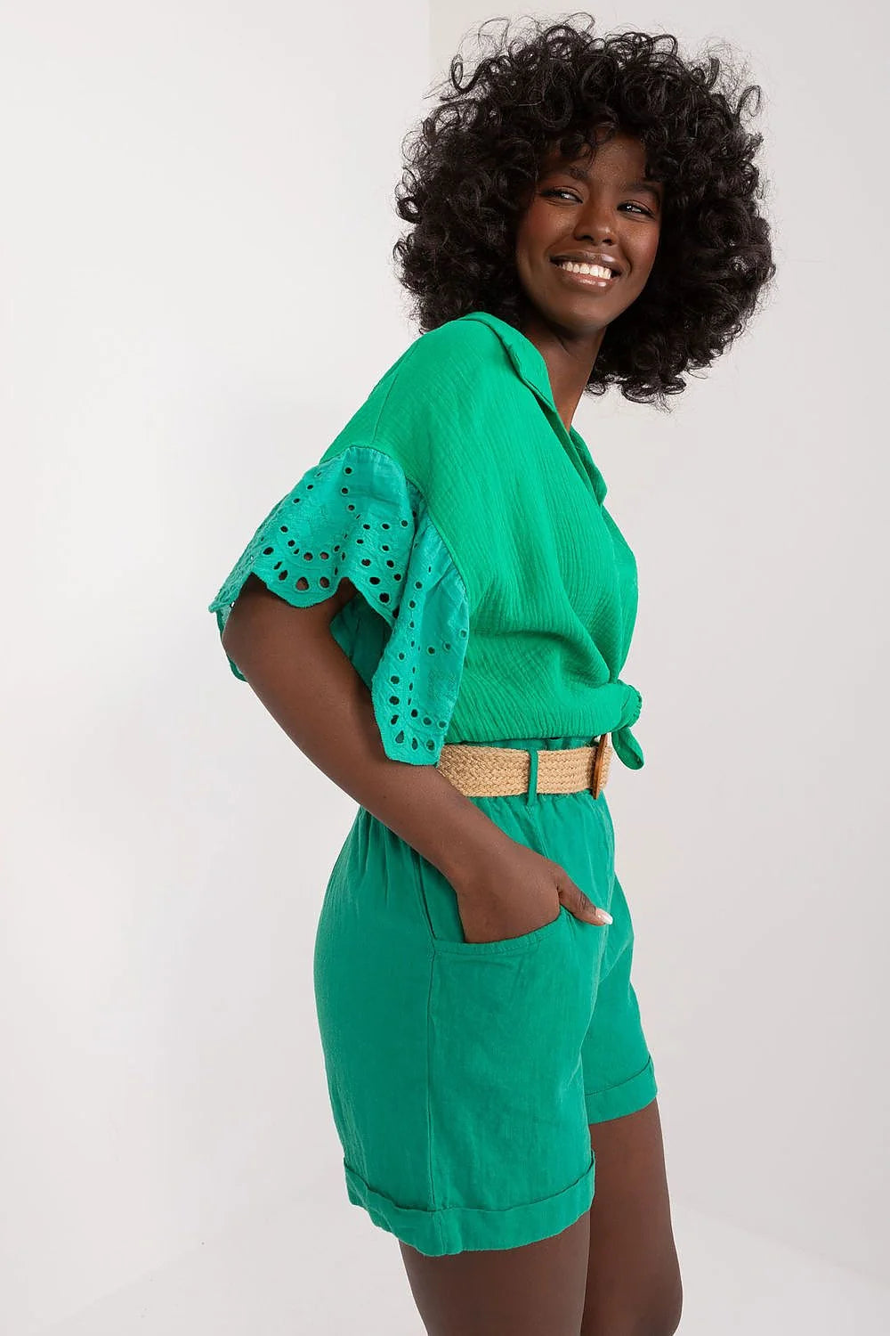 Shorts et top assortis Italy Moda femme style décontracté été vert veste chemise col V manches courtes broderies ceinture tressée