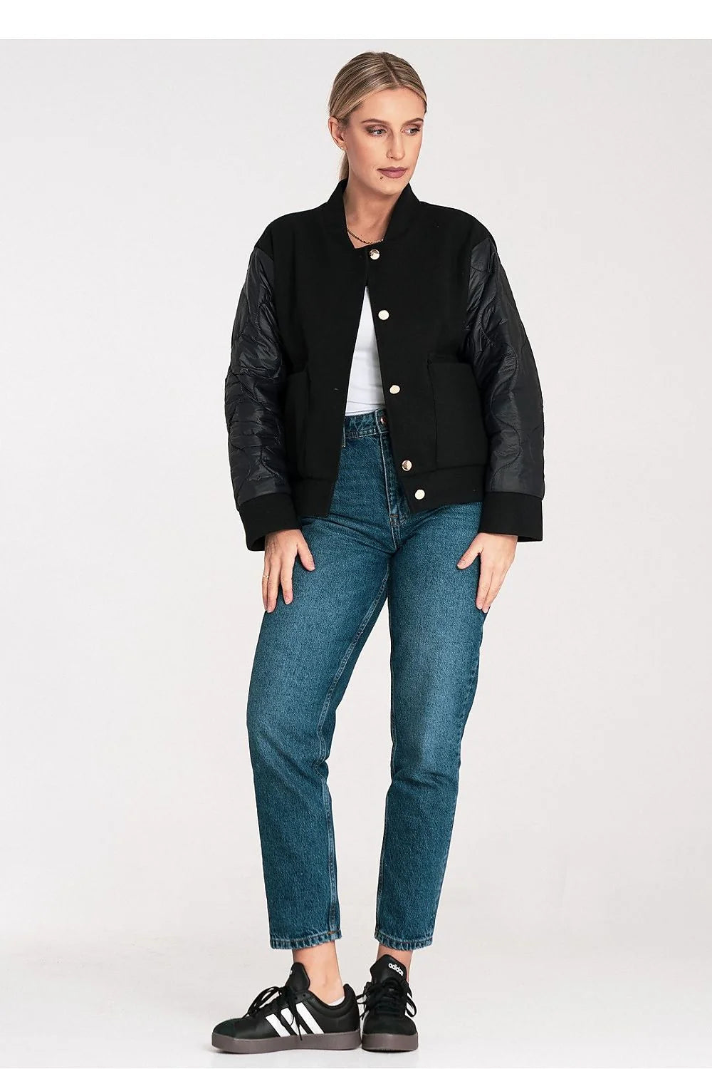 veste bomber femme noire coupe courte boxy col officier lainage mat manches matelassées nylon boutons pression dorés mi saison urbaine