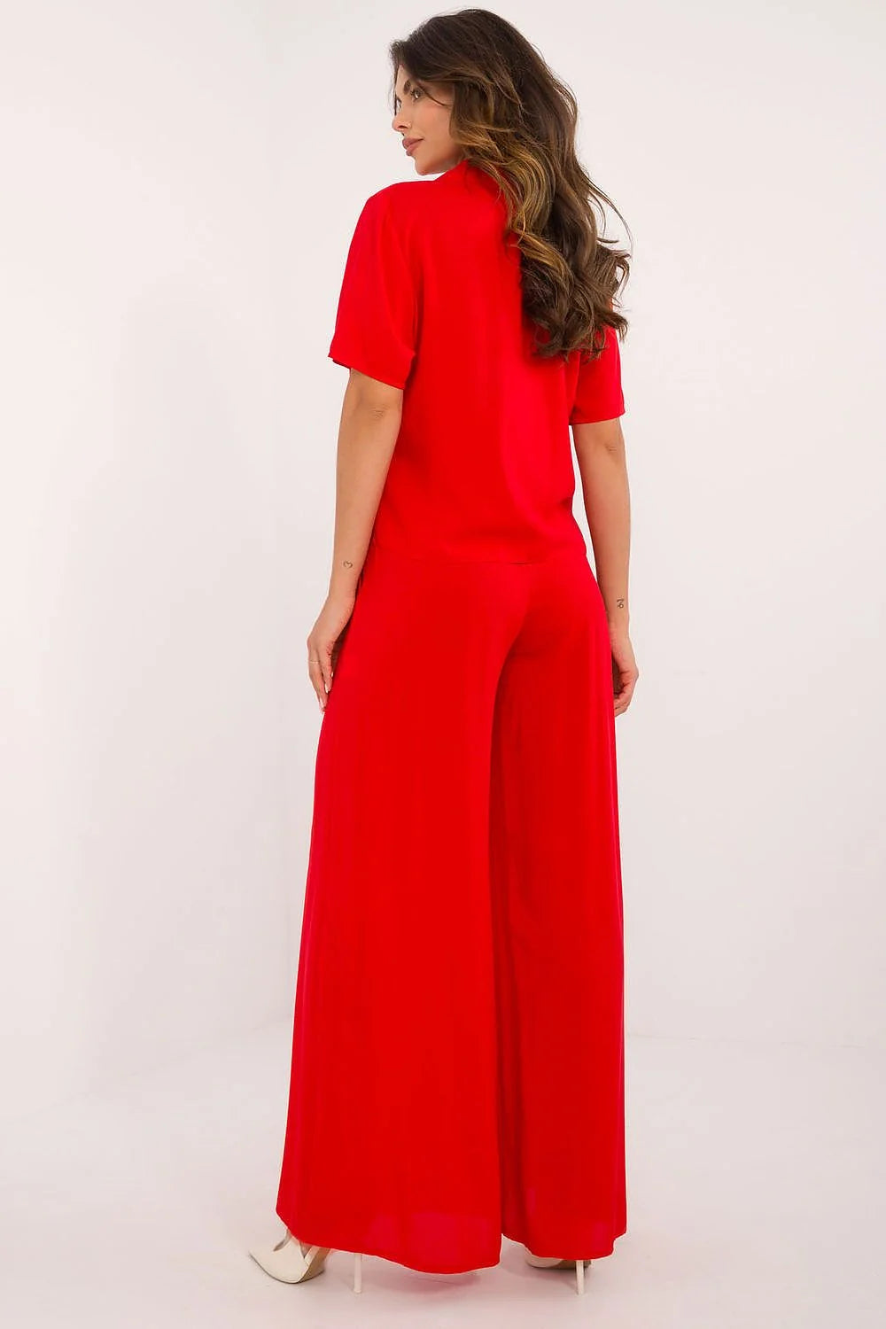 Ensemble Lakerta pour femmes, style élégant et moderne, chemise et pantalon en viscose, couleur rouge vif, coupe ample et intemporelle, occasion quotidienne et professionnelle