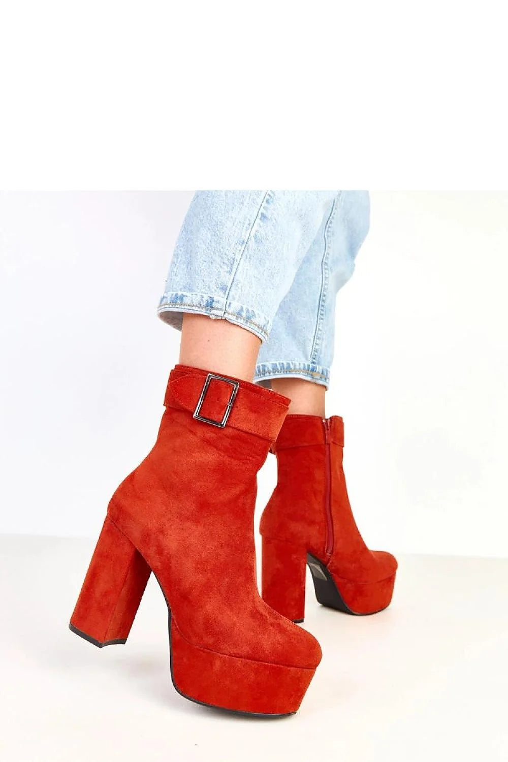 bottines femme cuir suédé écologique rouge brique talon poteau 12cm plateforme bout arrondi tige 17cm bride boucle métallique rétro